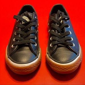 Like NEW. Black leather size 11 kids